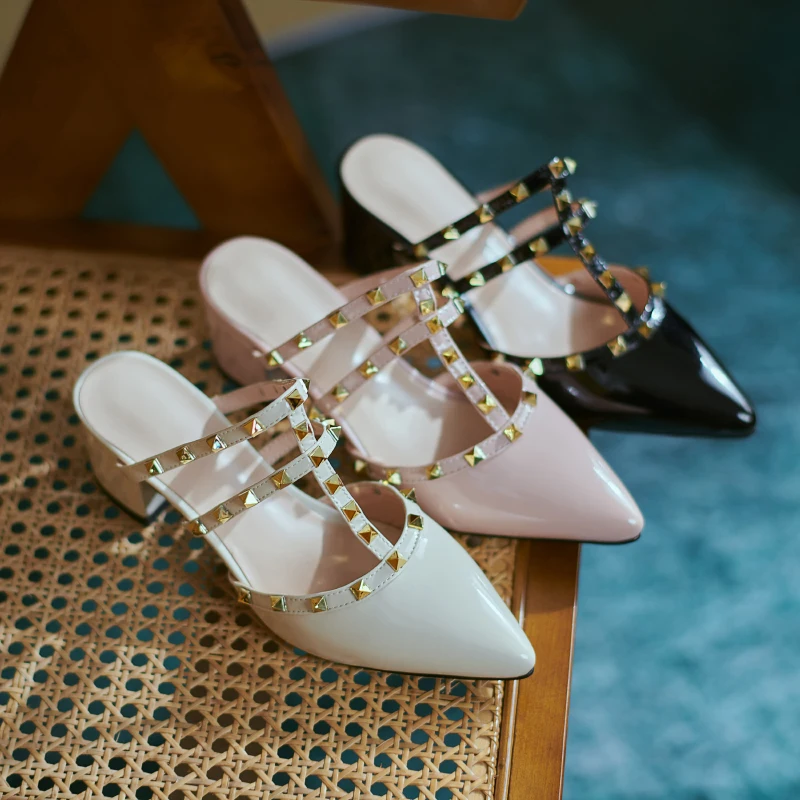 

2021 Summer Women's High Heels Square Shoes Women's Pointed High Heels Women's Shoes Rivet Decorative Sandals Large Size 35-43