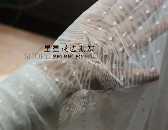 Кружевная эластичная сетчатая ткань черно-белая в горошек 50 см | Дом и сад