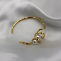 2020 design new exaggerated metal gold wave shaped twisted double pearl bracelet womens bracelet party jewelry gift