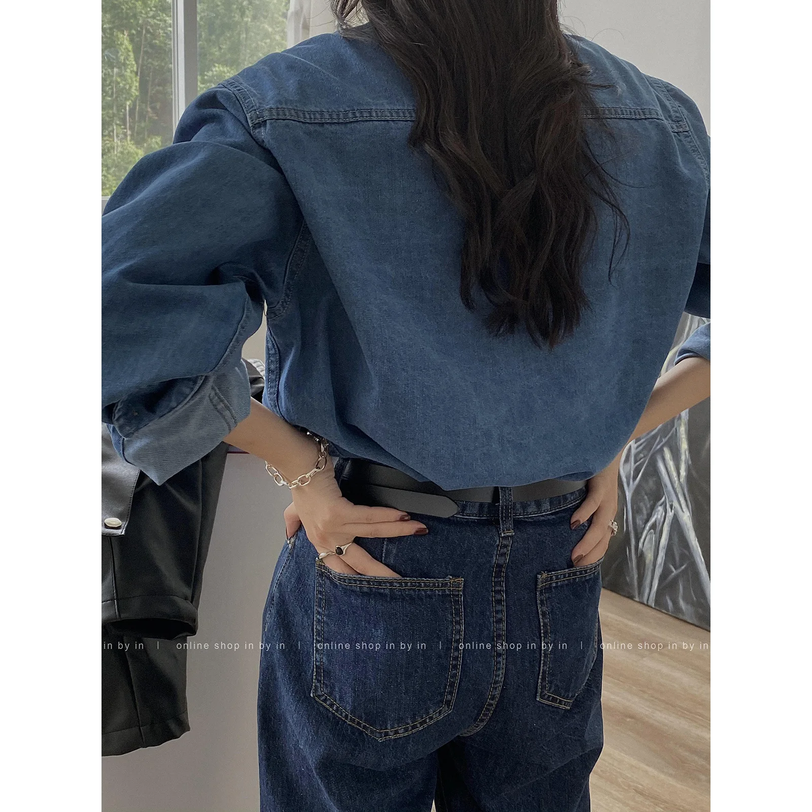 

Джинсовая рубашка для женщин, осень 2021, модная Корейская версия, универсальная голубая Повседневная и удобная рубашка с длинным рукавом