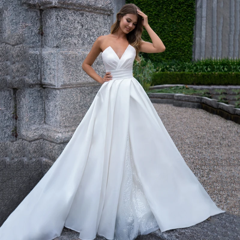 

Eightree Sexy Wedding Dresses 2022 A-Line White Glitter Bridal Dress Sweep Train Satin Strapless Wedding Evening Gowns Plus Size