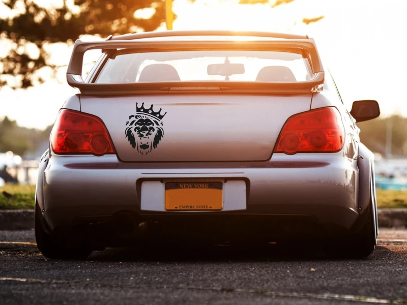 

15cmx7cm Creative crown lion head Vinyl Car stickers Decals Motorcycle Accessories Car-Window Decorative Goods PVC