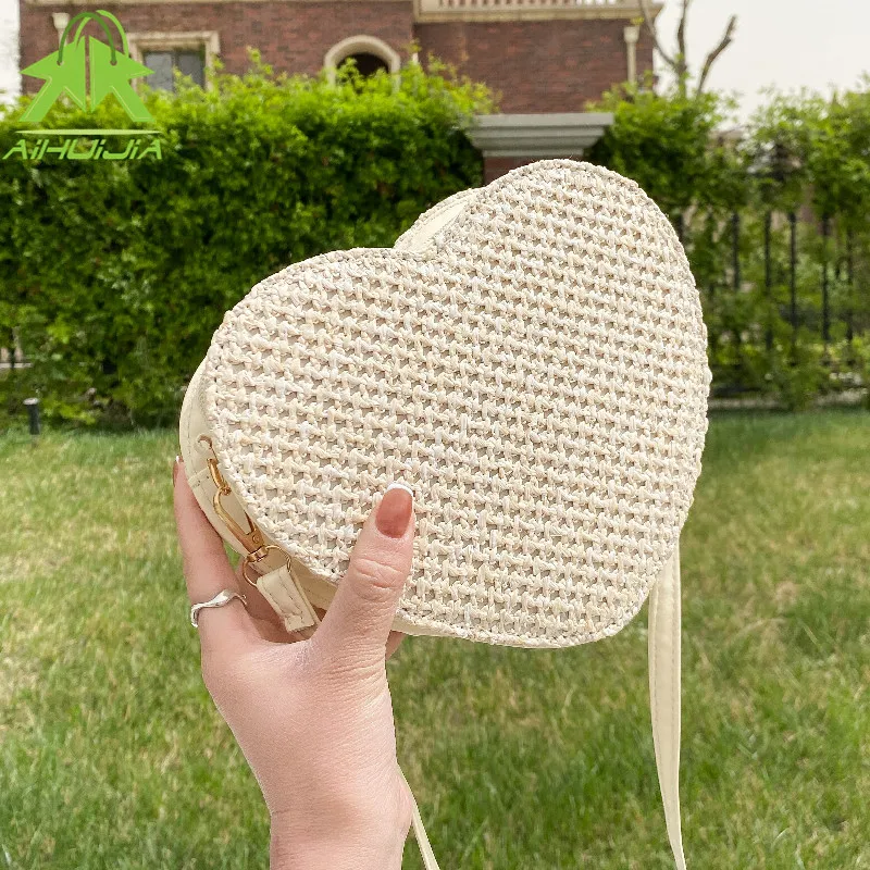 

Fashion Heart-shaped Straw Women Shoulder Bags Bohemia Woven Female Handbags 2021 Summer Beach Rattan Bag Travel Messenger Bag