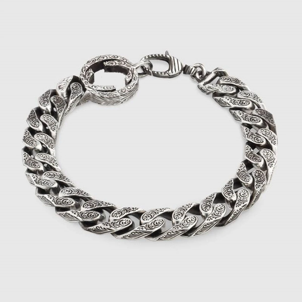 

Simple fashion interlocking silver chain bracelet