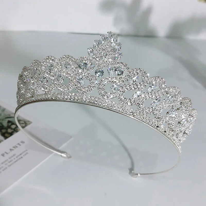 

GETNOIVAS Noble Bride Wedding Tiara Sparkly Silver Color Rhinestone Zircon Crown Women Headpeice Hair Jewelry Accessories SL