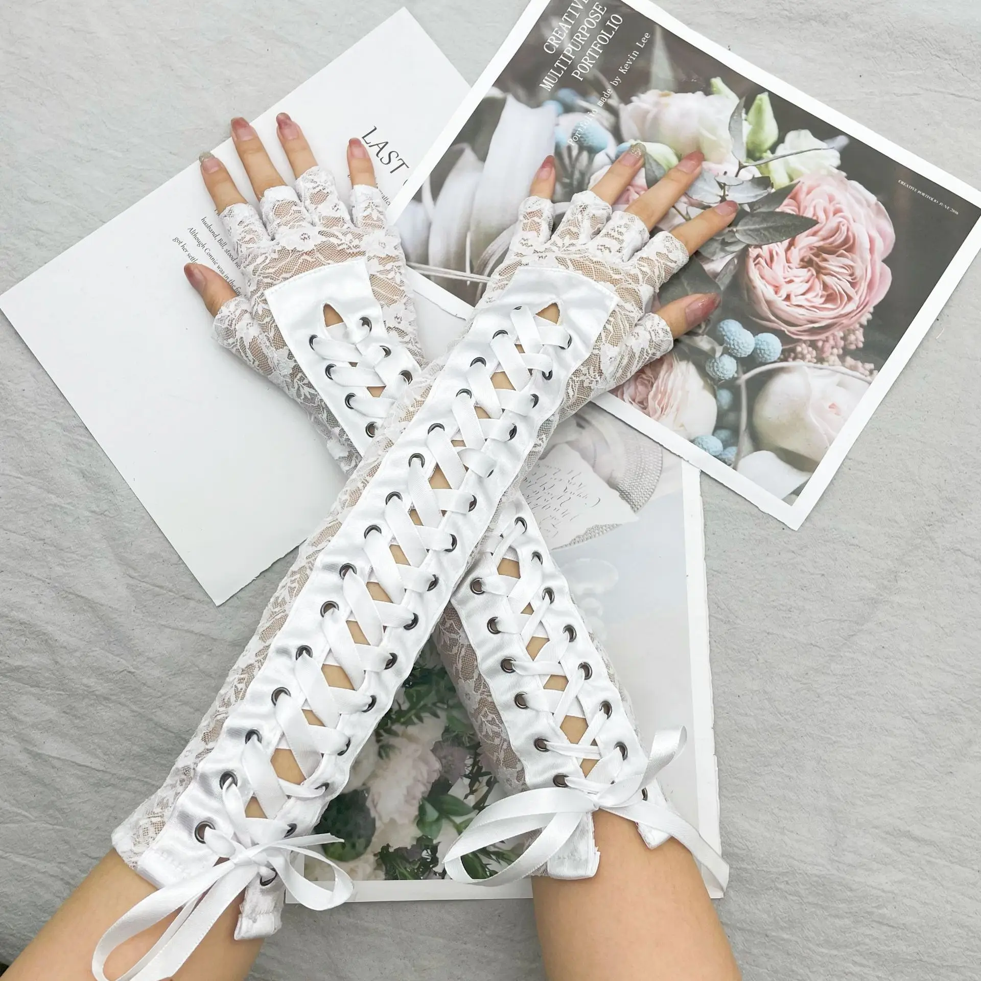 Черные перчатки без пальцев со шнуровкой женский костюм в стиле стимпанк на