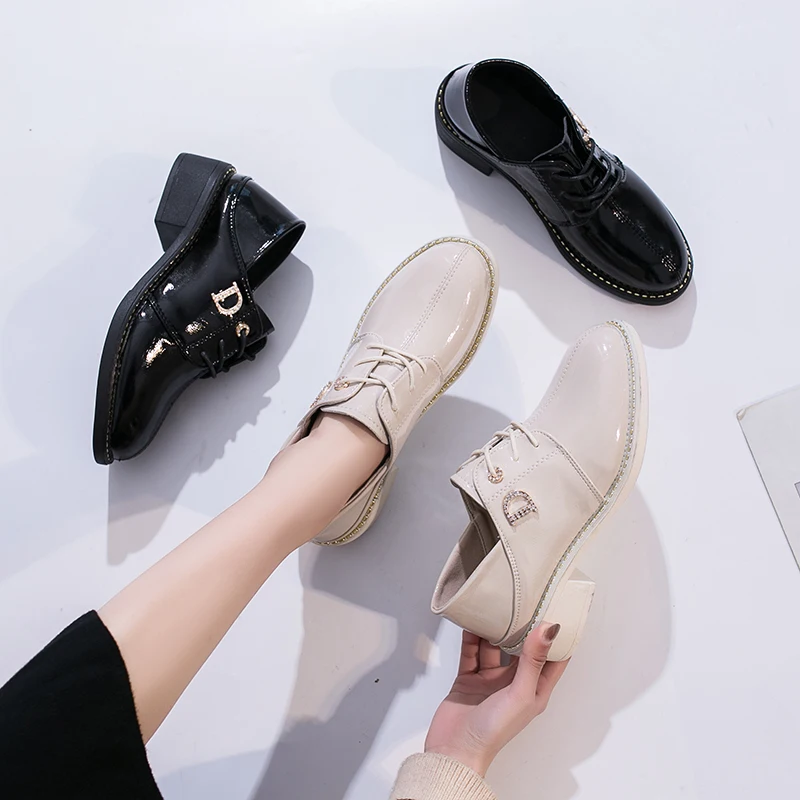 2020 кожаная обувь на низком каблуке со шнуровкой женская с круглым носком толстом