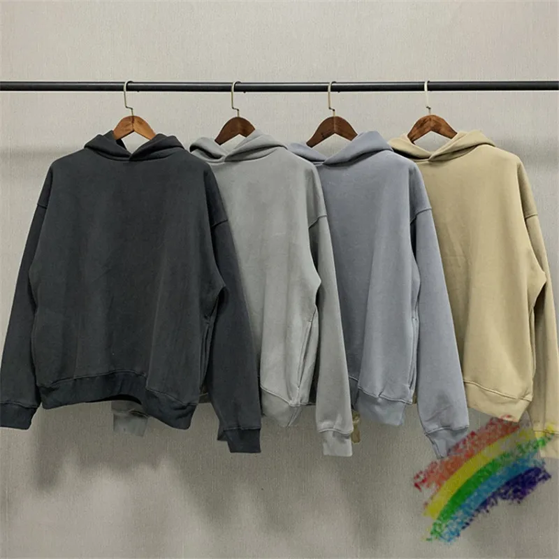 

Hoodies & Sweatshirts