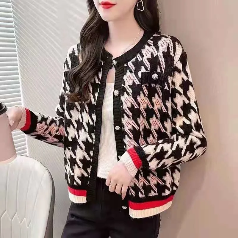 

Женский трикотажный кардиган с круглым вырезом, свободного покроя