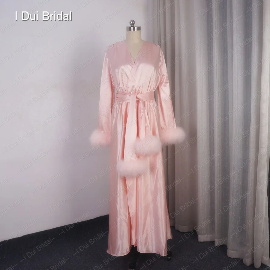 Рисунок 6 - Женская атласная пижама с перьевой отделкой