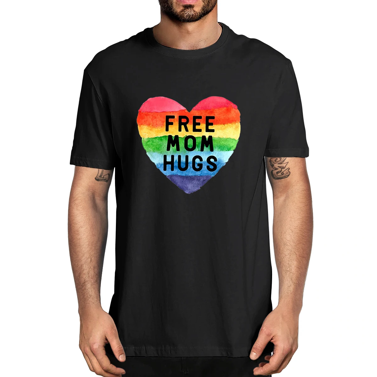 

Футболка женская оверсайз с надписью «Mom Hugs» из 100% хлопка