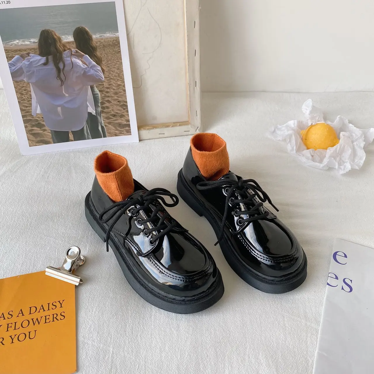 

New spring and autumn black women leather shoes fashion casual platform women shoes all-match shiny dress shoe outdoor flat shoe