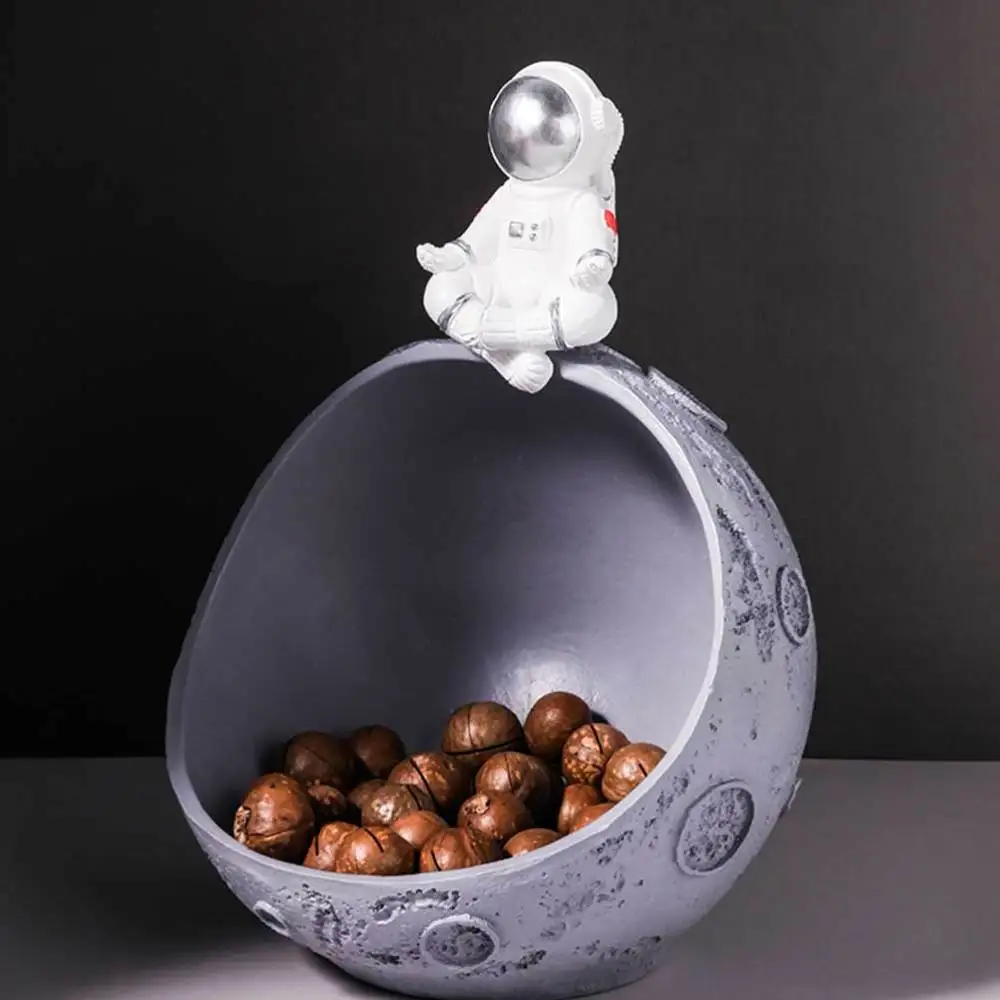 

1pc Creative Storage Box Table Organizer Sundries Holder Candy Container Spaceman Design Nut Case for Fruit Snacks Tools