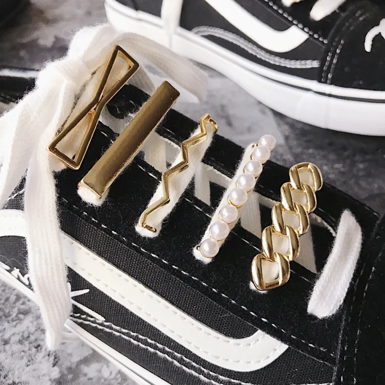 1Pcs Shoelaces Decoration Metal Shoelace Buckle White Pearl Shoe Accessories Shiny Rhinestones Women Shoes Decorative Accessory