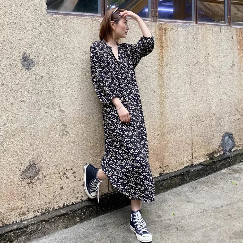 

Small Daisy Floral Dress Temperament Slim Button Round Neck Placket Lantern Sleeve Pregnant Woman Loose Skirt Female