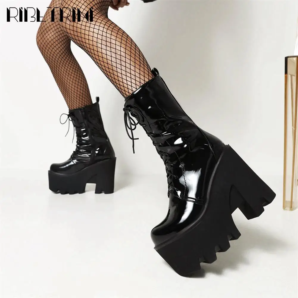 

Женские ботильоны на массивной платформе, черные мотоциклетные ботинки в стиле панк, со шнуровкой, на высоком квадратном каблуке
