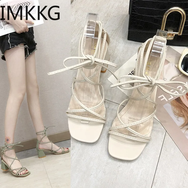 С перекрестными ремешками босоножки на высоком каблуке для женщин Сезон лето