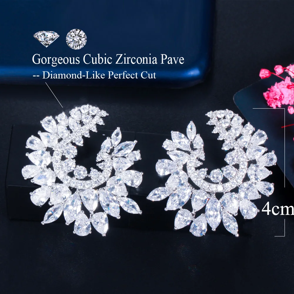 

Pera Shinning Waterdrop CZ Crystal Big Silver Color Symmetrical Drop Earrings for Women Fashion Naija Wedding Party Jewelry E742