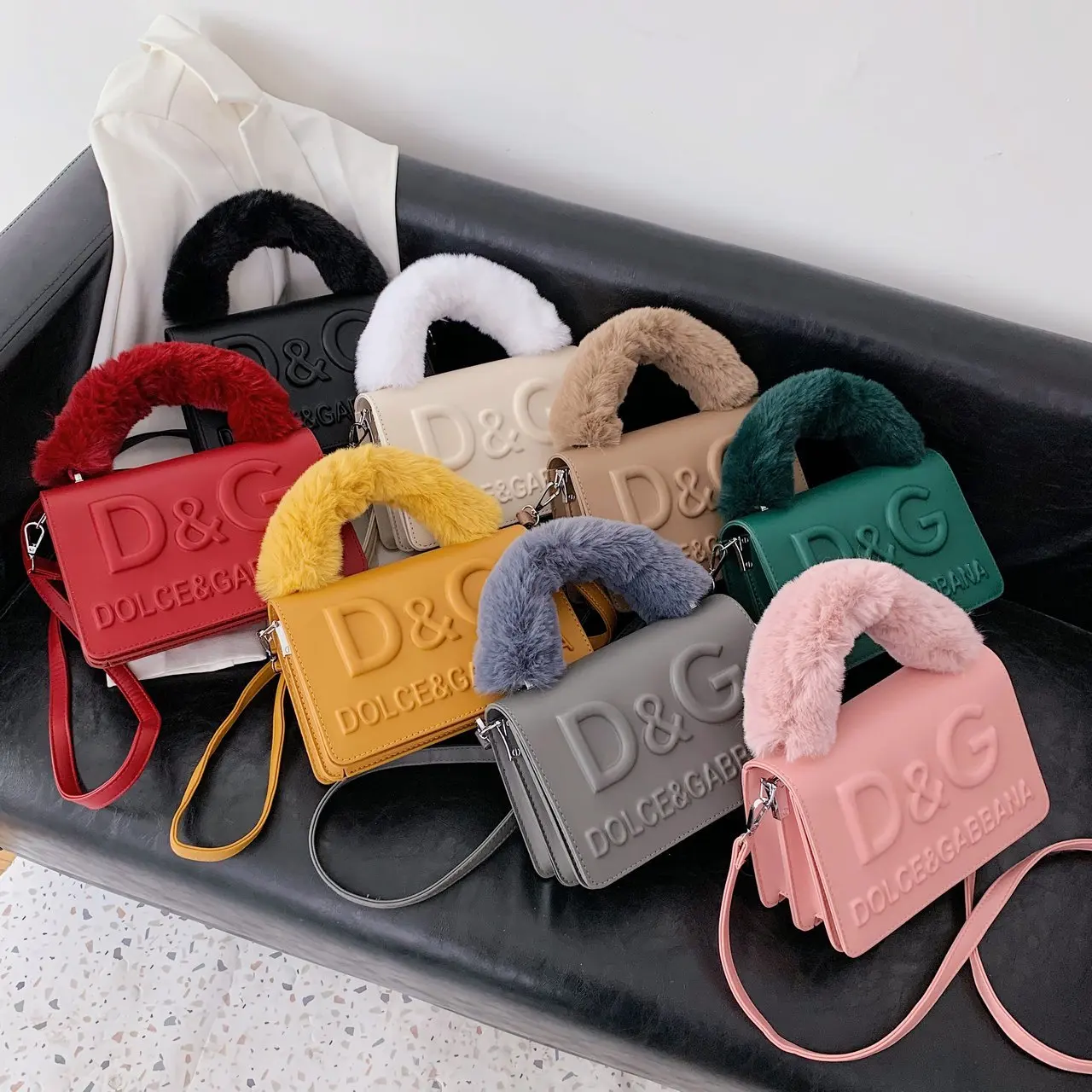

Top Famous Luxury Brand Designer Shoulder Bag Soft Fluffy Handle Crossbody Bag Classic Trend Top-handle Bag Pu Wallet Women 2021