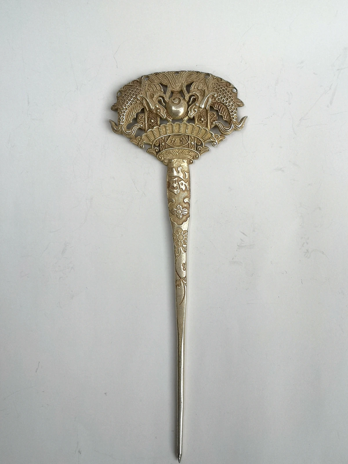 

YIZHU CULTUER ART Collection Old Chinese Tibet Silver Hand-made Dragon Hairpin Hair Decoration Wonderful Gift