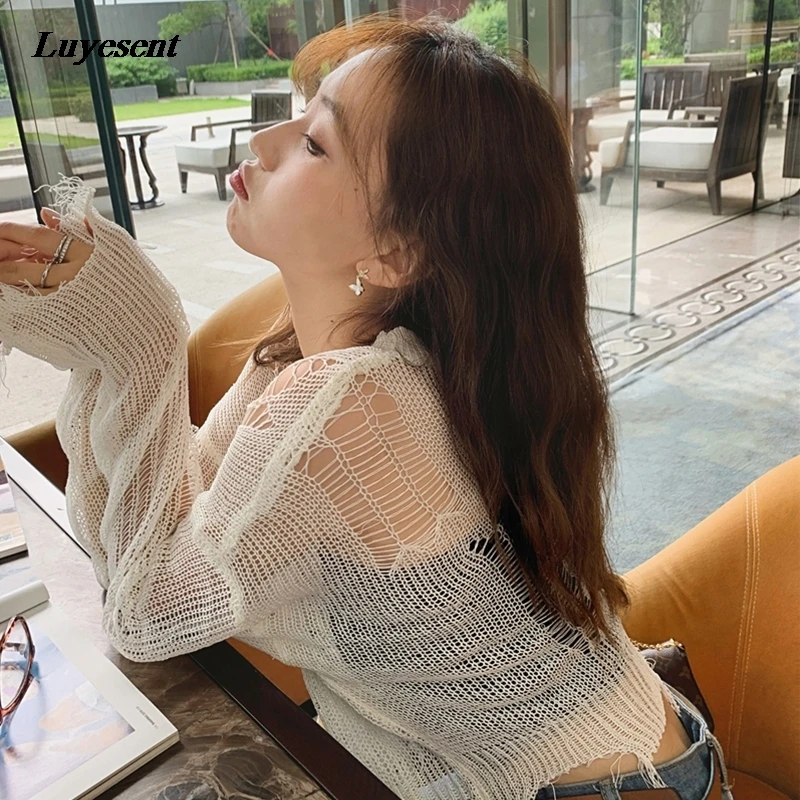 Женский пуловер с разрезами черный или белый тонкий свободный свитер в