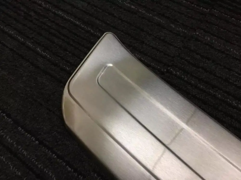 Для Subaru Outback 15-18 внешняя нержавеющая сталь порога пластина заднего бампера