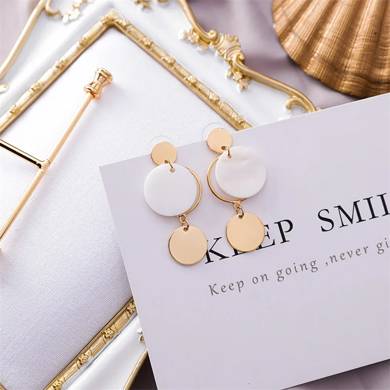 

Fashion White Shell Drop Earrings Geometric Oval Heart Square Dangle Earrings For Women Hollow Metal Circle femme Brincos