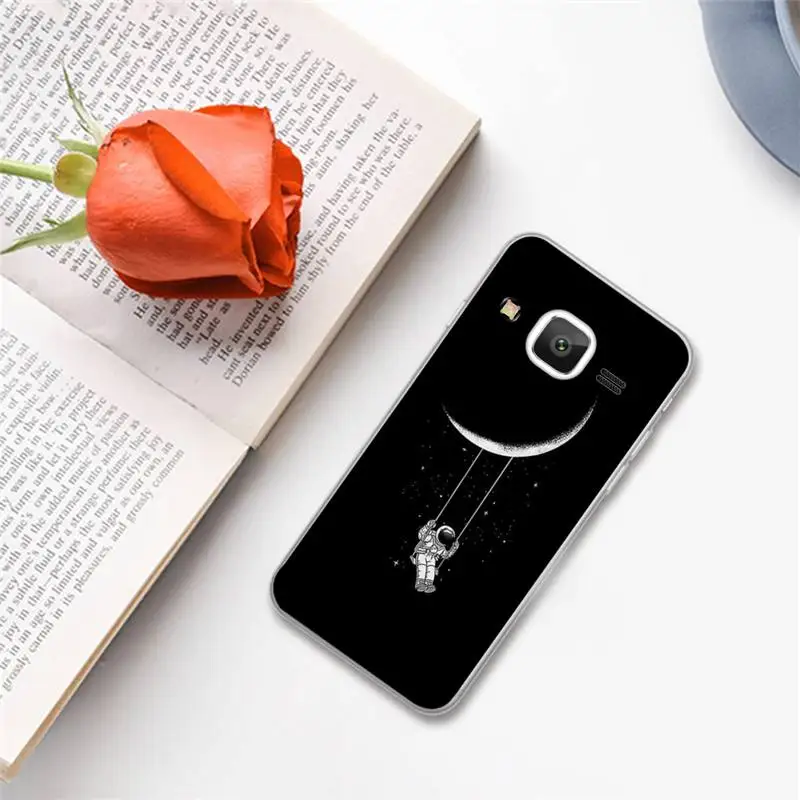 

Cartoon Cat Astronaut Animals Phone Case For Samsung Galaxy J2 J4 J5 J6 J7 J8 2016 2017 2018 Prime Pro plus Neo duo