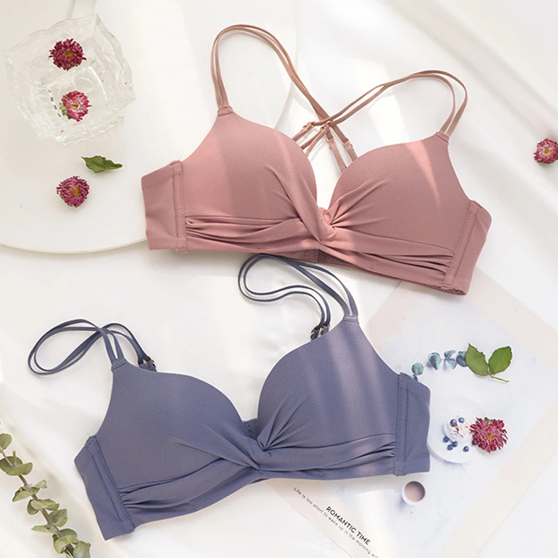 Комплект женского нижнего белья из бюстгальтера пуш-ап и хлопковых трусов |