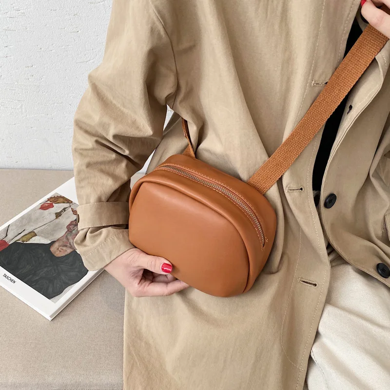 

Элегантная женская сумка, брендовая дизайнерская однотонная сумка с косой кроссовкой, новинка 2021, изысканная модная повседневная сумка, ко...