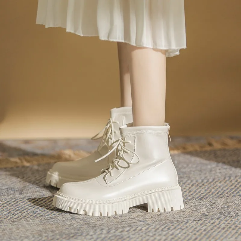 

Женские ботильоны в британском стиле, мотоциклетные ботинки на платформе и массивном каблуке, осень 2021