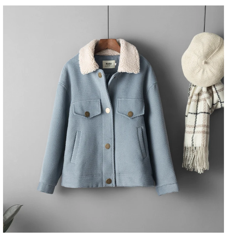 

Coats & Jackets
