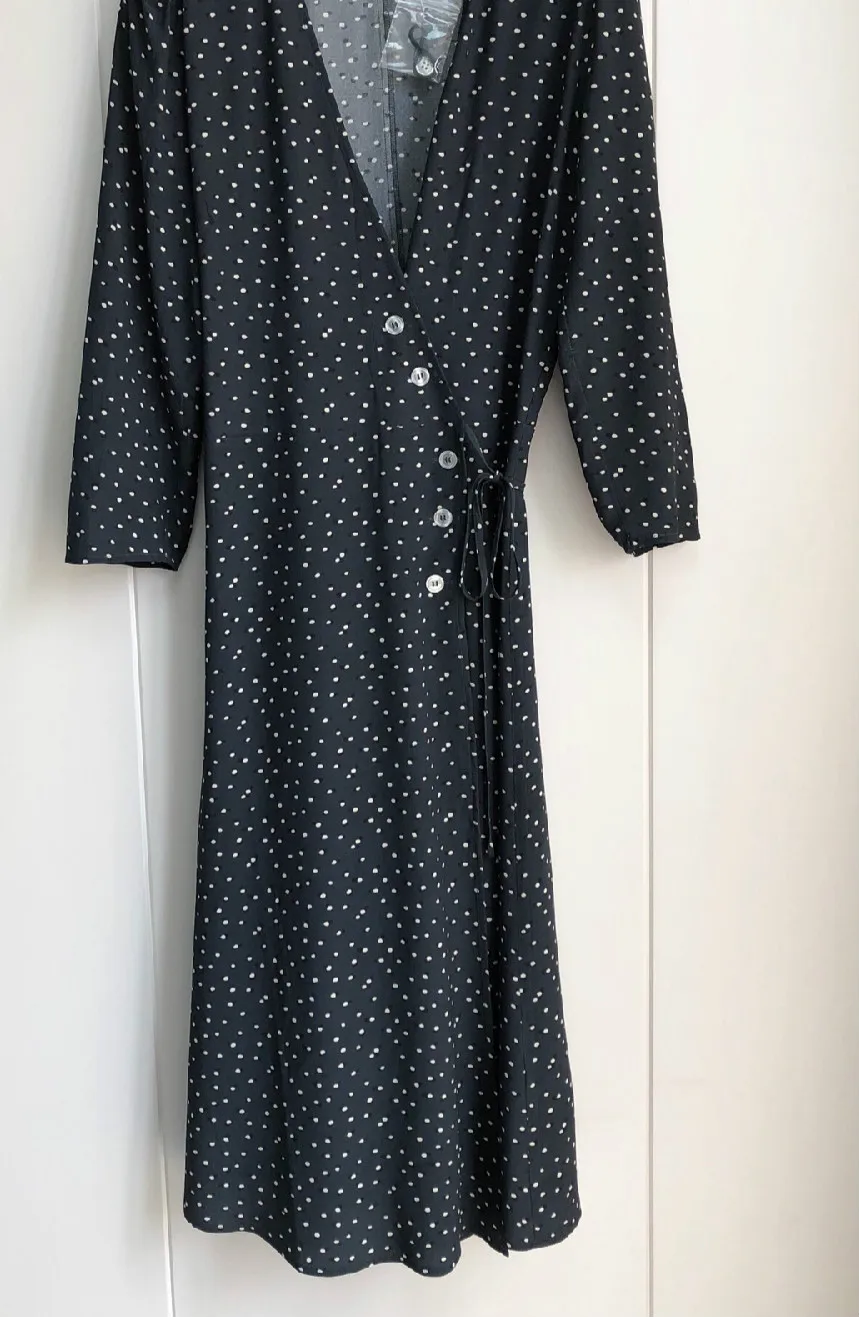 Платье женское с запахом французское двубортное средней длины глубоким