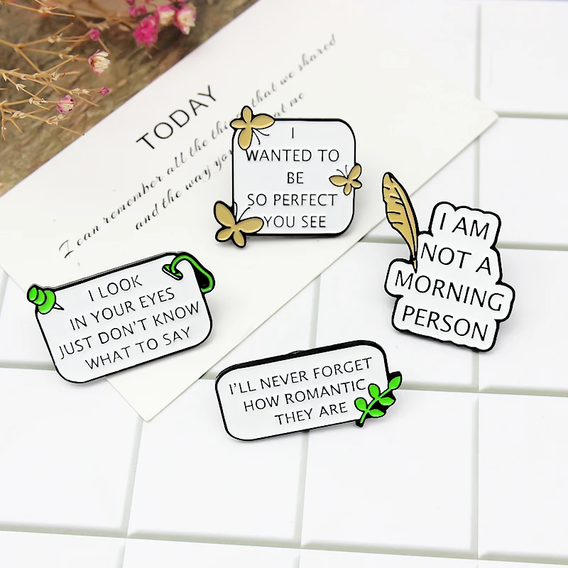 Забавные эмалированные булавки с цитатами и белыми я хотел быть таким идеальным