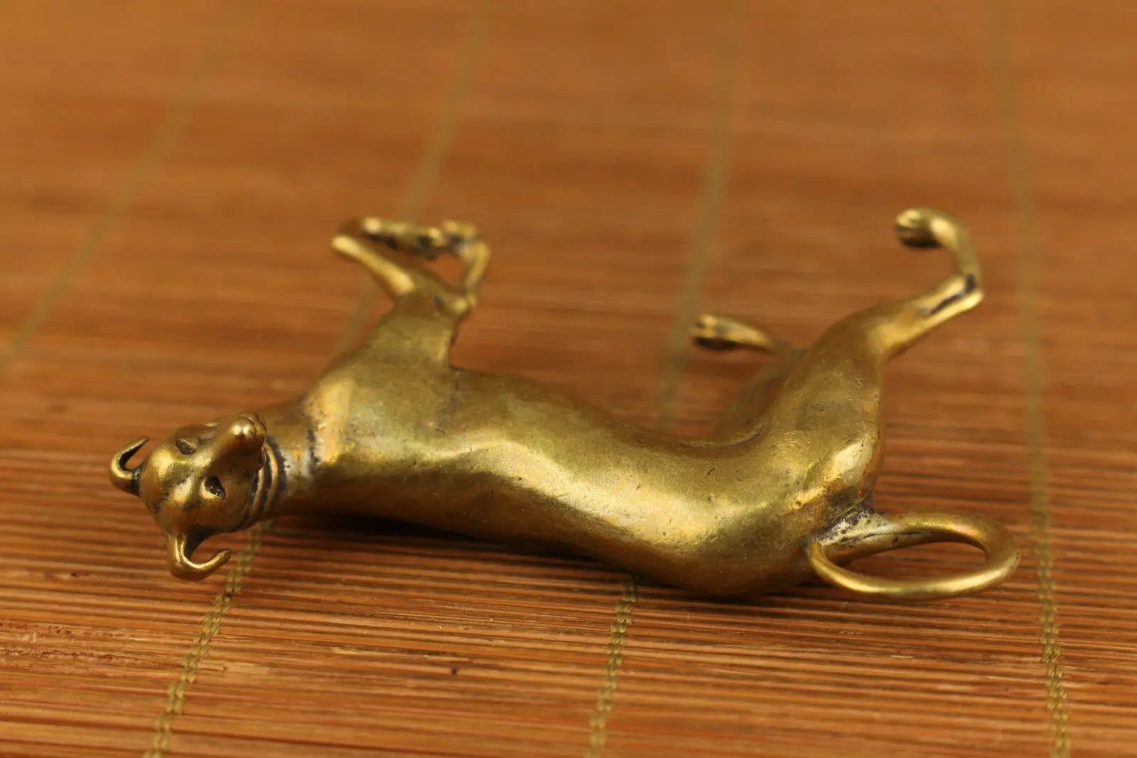 

Exquisite Chinese Old Bronze Handmade Carved lovely dog Statue hand piece