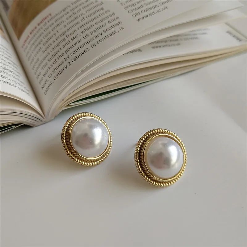 

RUYI Real 925 Sterling Silver Minimalist Pearl Setting Round Stud Earrings Women Fashion Geometric Gold Ear Studs Fine Jewelry