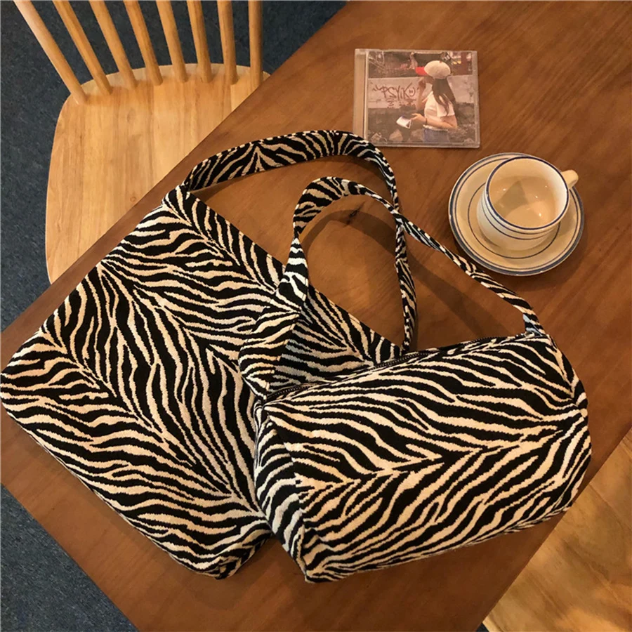 

Baguette Handbags 2020 Retro Zebra Pattern Women Shoulder Bags Cylinder Underarm Bag Casual Large Capacity Ladies Tote bag Bolsa