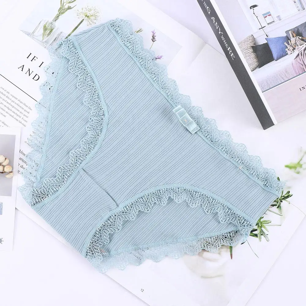 Мягкие трусики с промежностью однотонные из дышащей хлопковой ткани женские