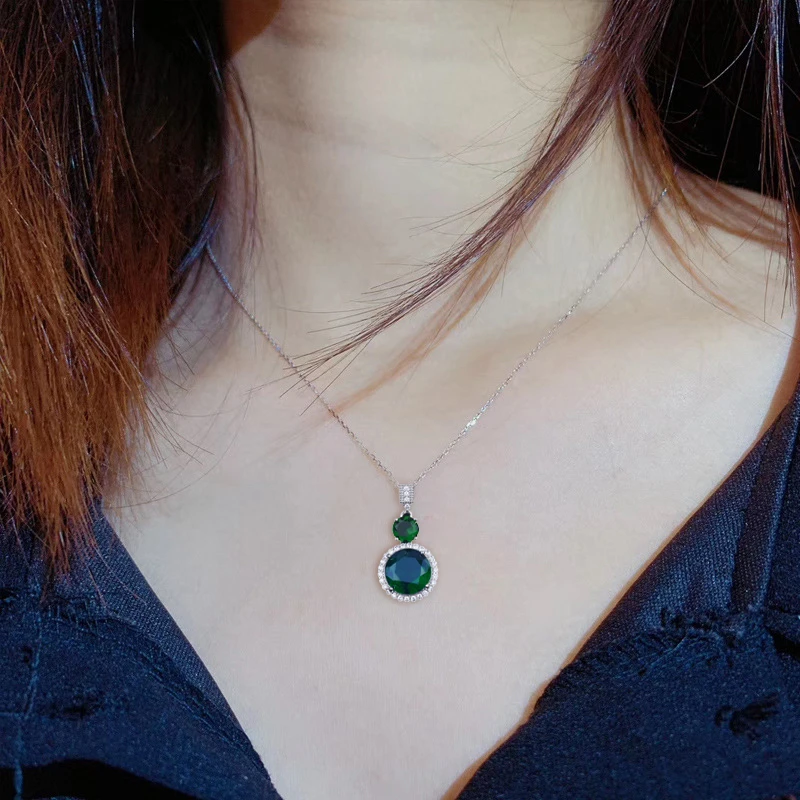 

Fashion Super Flash Diamond Zircon Large Carat Emerald Color Treasure Necklace New Trendy 1pc Girls And Ladies Party Jewellery