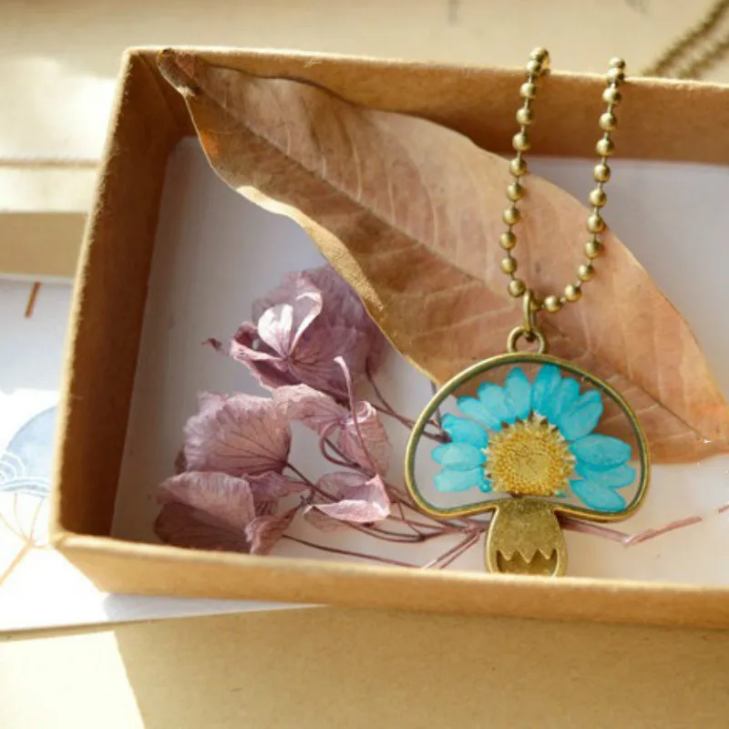 

Natural Dried Flowers Handmade Glue Mushrooms Vintage Necklaces Sweater Chains Necklaces for Women Chains