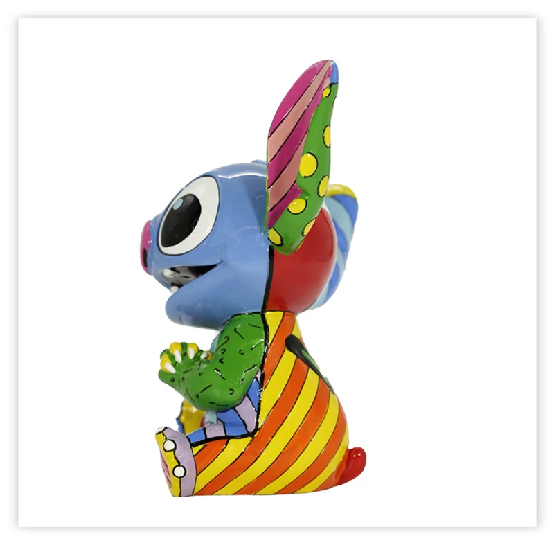 

Disney Showcase Collection Stitch Action Figure Stand Toys