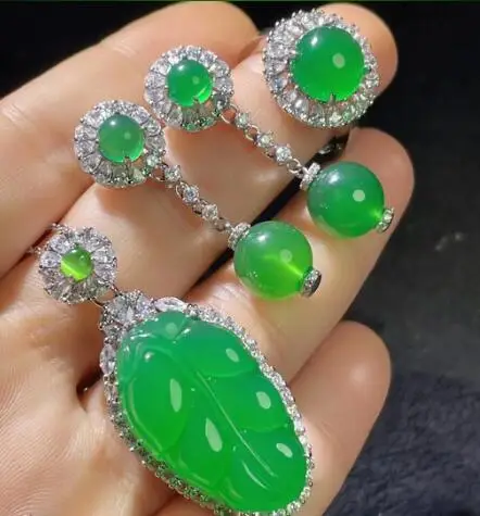 

Серьги с зеленым халцедоном, Агатом, листьями нефрита, подвесками, кольцами стразы, ювелирные изделия с кристаллами циркония и драгоценными...