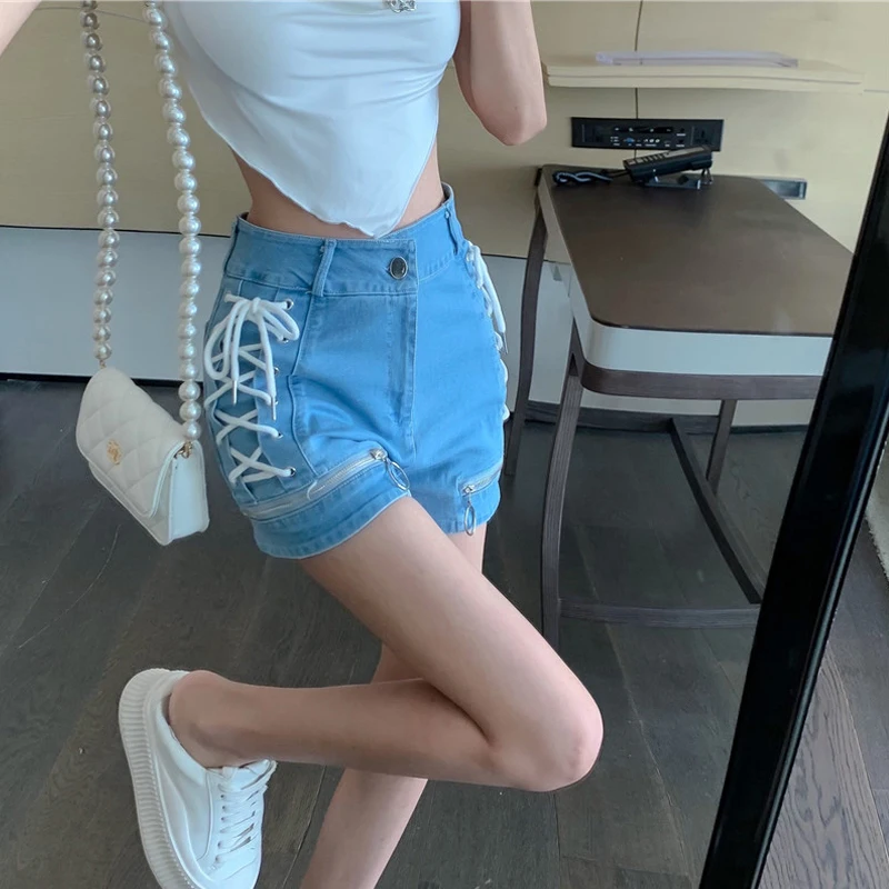 Женские джинсовые шорты на шнуровке летние пикантные облегающие с эластичной