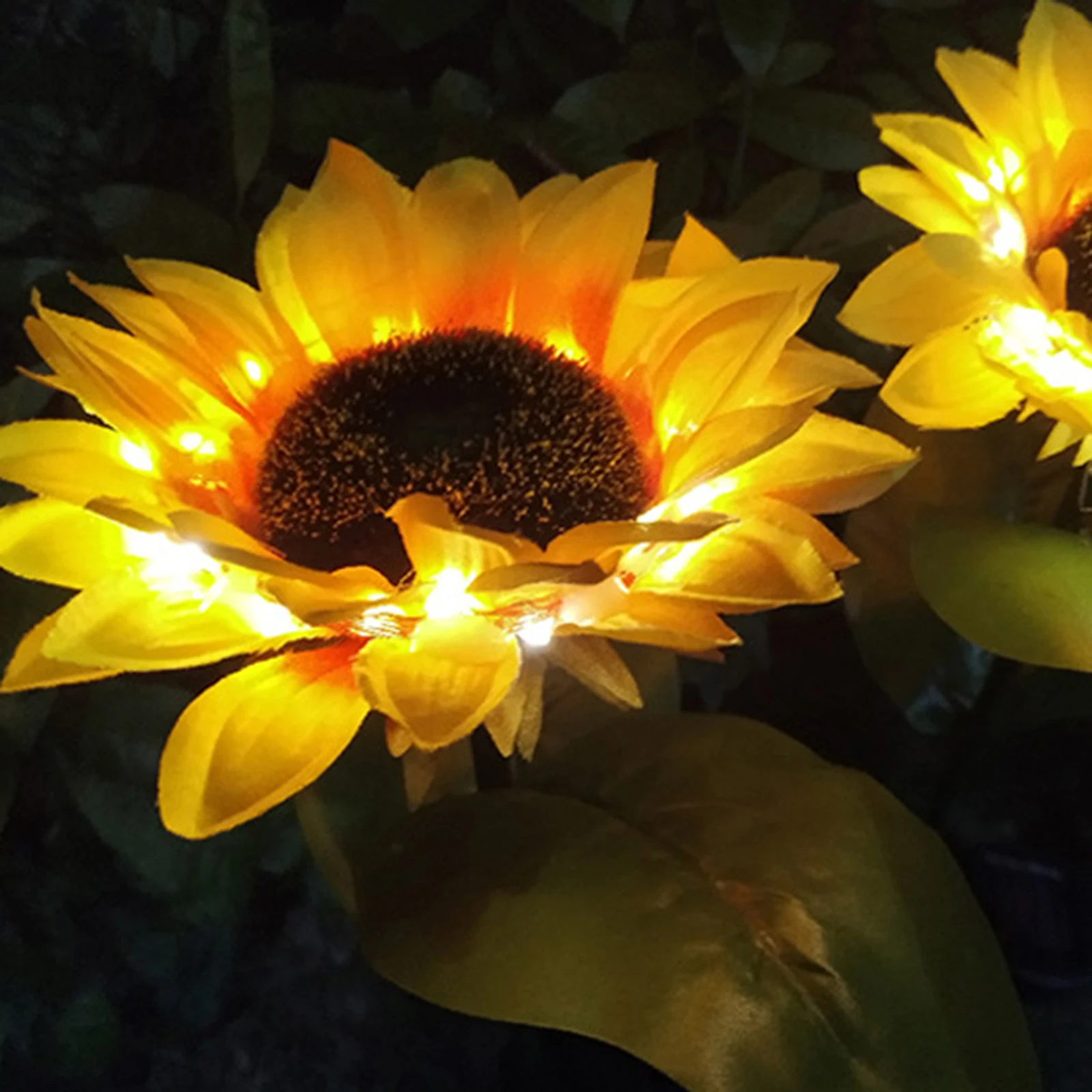 

2Pcs Solar Sunflower Light Outdoor Lawn Lamp Waterproof Energy Saving Outdoor Stake Lamp For Garden Lawn Path Decoration