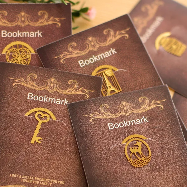 Клетка с птицами в форме сердца Эйфелевой башни металлическая маркировка