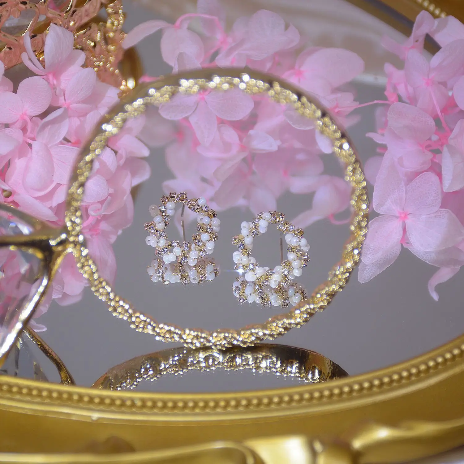 

Ins Hot Sale Luxury 14K Real Gold Hand-wound Geometry Stud Earrings for Women Cubic Zircon ZC Earrings