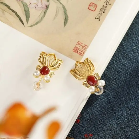 

S925 Sterling Silver South Red Carp Artistic Stud Earrings Personality Agate Pearl Small Fish Earrings Female Fashion Earrings