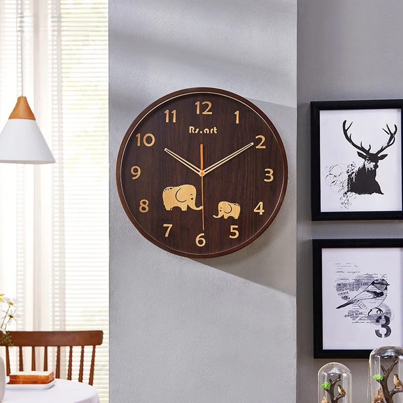 Настенные часы с рамкой из массива дерева простые домашние в скандинавском стиле