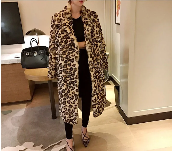 

Классическое новое пальто из искусственного меха с леопардовым принтом
