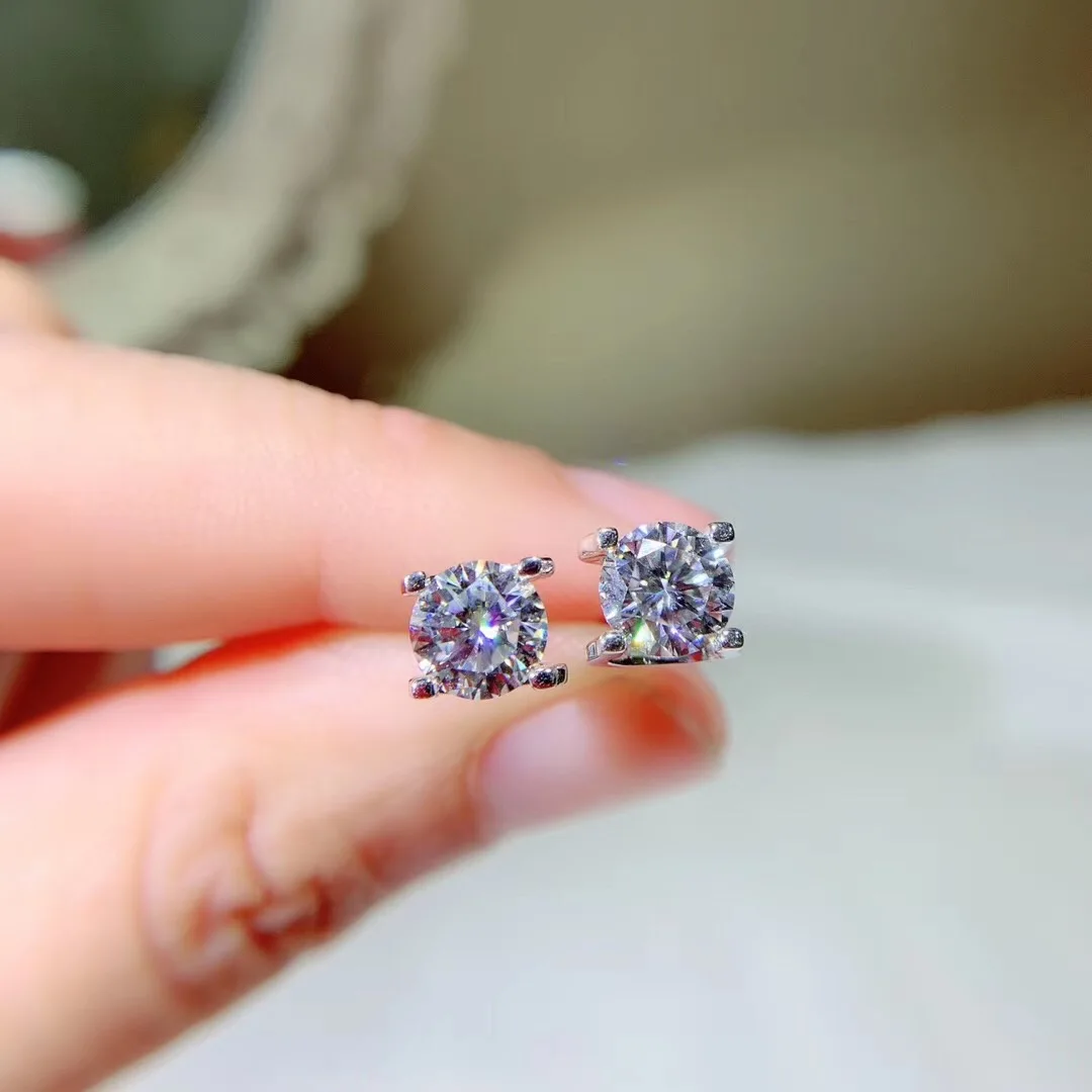 Kkmall Store Круглый Муассанит с одной зерной 0.80ct Алмазный тест прошел моассанит серебряные серьги-гвоздики
